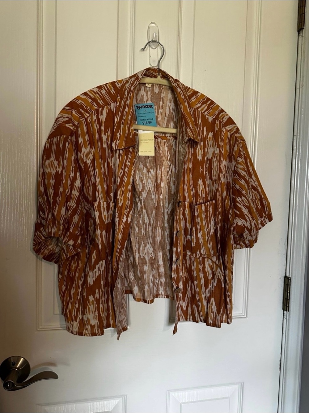 Short Sleeved Cropped Button-Up
